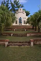 The war memorial in Petit-Canal