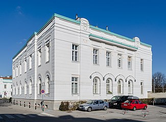 Administrative building restyled by Hegele (left).