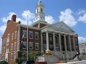 Woodford County courthouse in Versailles